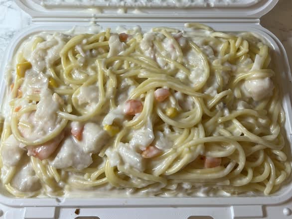 Assorted Seafood in Cream Sauce with Spaghetti 白汁海鮮燴意粉